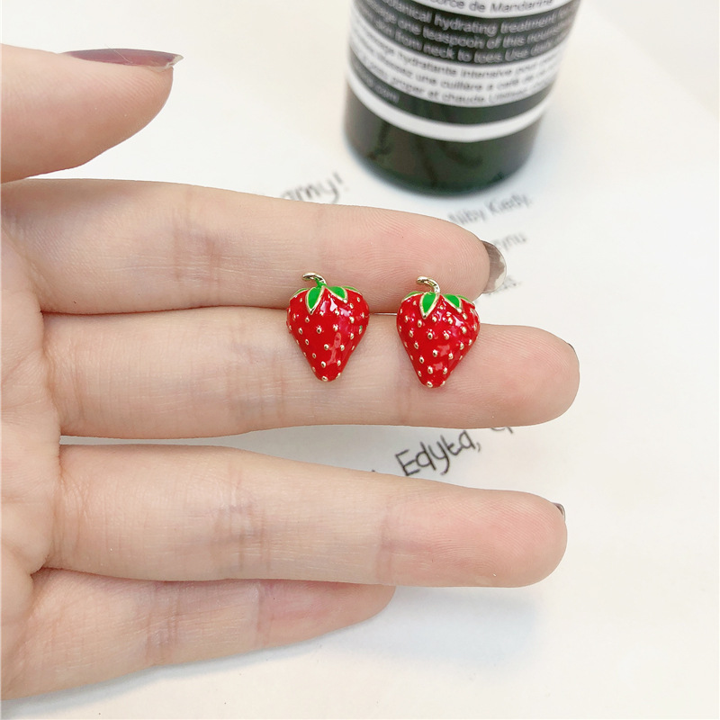 Street Fashion Shoot - Anting Stroberi Akrilik Mode Baru Penembakan